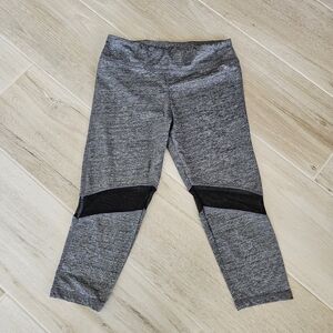 Women's Take A Walk Heather Gray and Black Crop Leggings, VGUC, Approx Size Med